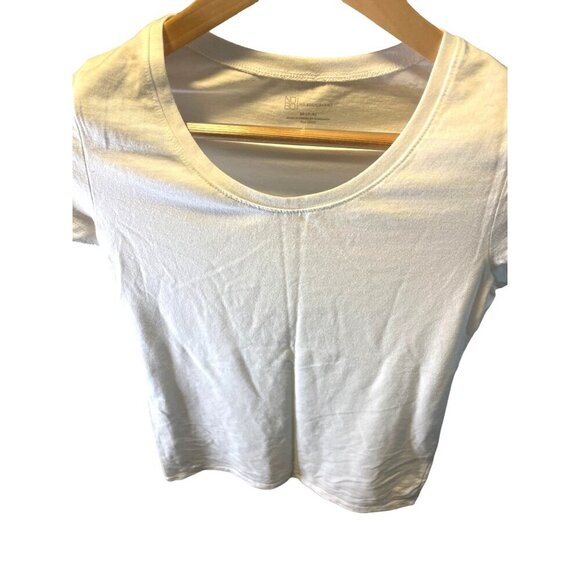 No Boundaries White Short Sleeve Scoop Neck Juniors Top SZ Medium - Picture 4 of 7